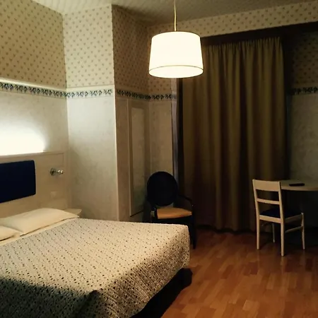 Biondi מלון מונטה קטיני טרמה